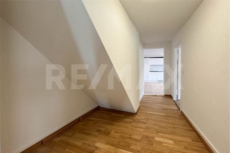 First-time rental! Charming 3-room apartment with direct Rhine view (7)