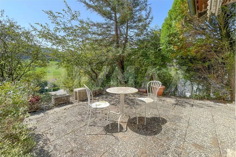 Exclusive hillside location with stunning views, family house for sale in Zeiningen (3)