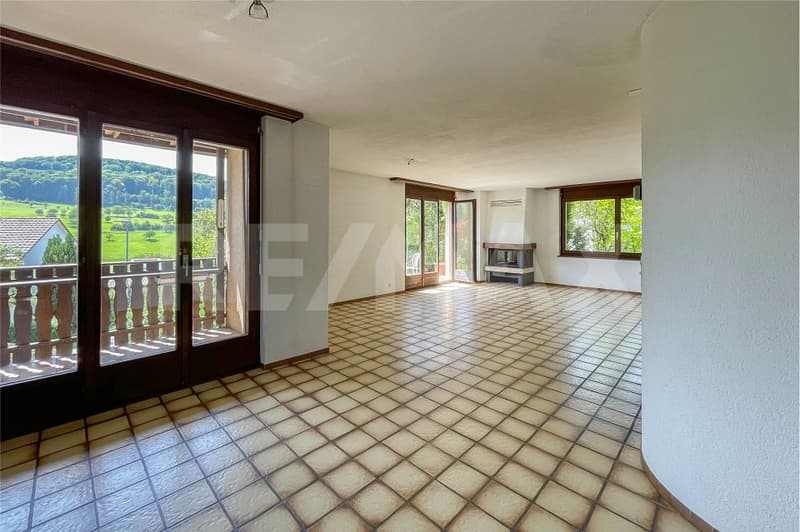 Exclusive hillside location with stunning views, family house for sale in Zeiningen (5)