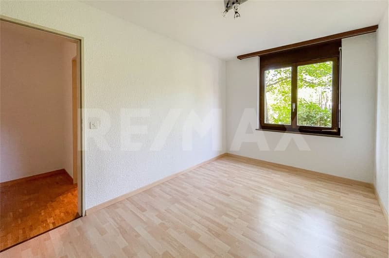 Exclusive hillside location with stunning views, family house for sale in Zeiningen (8)