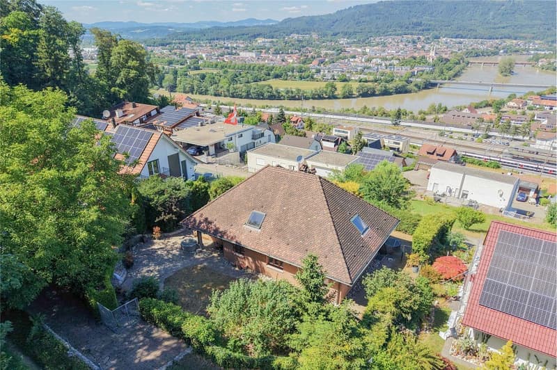 Spacious living on over 260 m² (2)