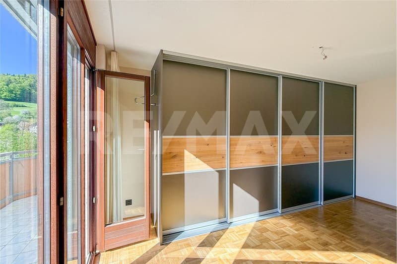 Hochwertig modernisierte Maisonette mit viel Komfort und Raum im Zentrum von Obermumpf zu verkaufen (6)