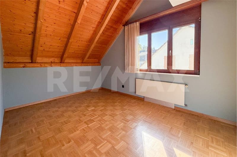 Hochwertig modernisierte Maisonette mit viel Komfort und Raum im Zentrum von Obermumpf zu verkaufen (7)