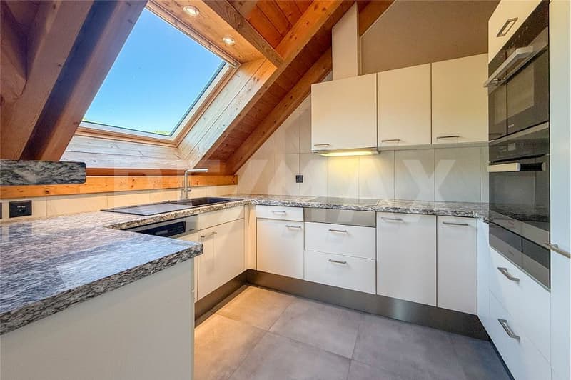 Hochwertig modernisierte Maisonette mit viel Komfort und Raum im Zentrum von Obermumpf zu verkaufen (2)