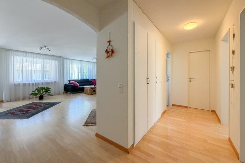 Charmante 3.5-Zimmer-Wohnung mit grosszügigen Nebenflächen (8)