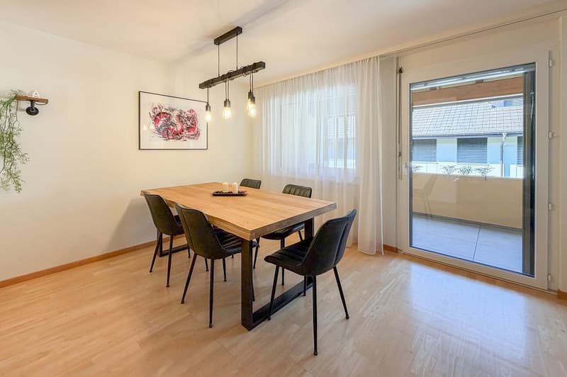 Charmante 3.5-Zimmer-Wohnung mit grosszügigen Nebenflächen (9)