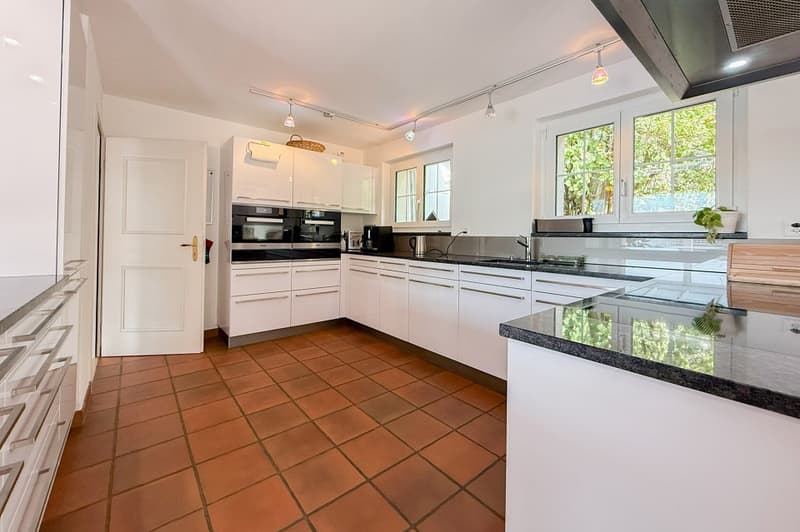 Grosszügiges 5.5 Zimmer-Familienhaus mit Garten und viel Privatsphäre (8)