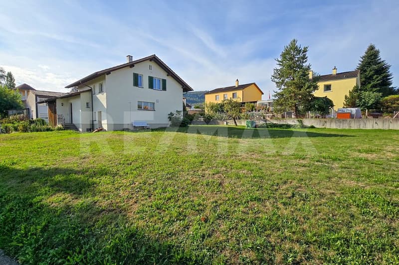 Baulandparzelle für Neubau, Altliegenschaft zum Renovieren (1)