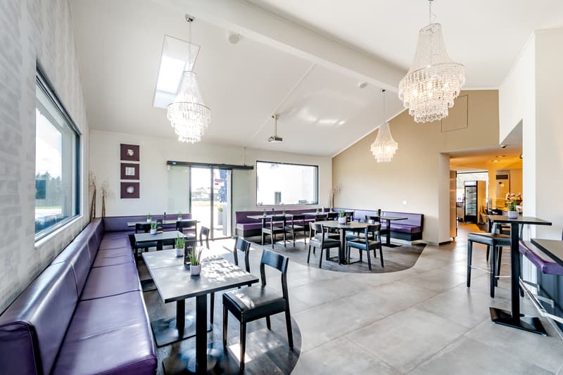 attraktive Coffee Lounge, barrierefrei