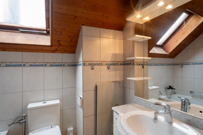 Badezimmer mit Badewanne