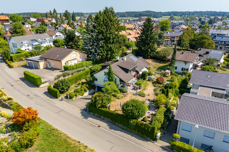 Einfamilienhaus mit Einliegerwohnung und wunderschönem Garten