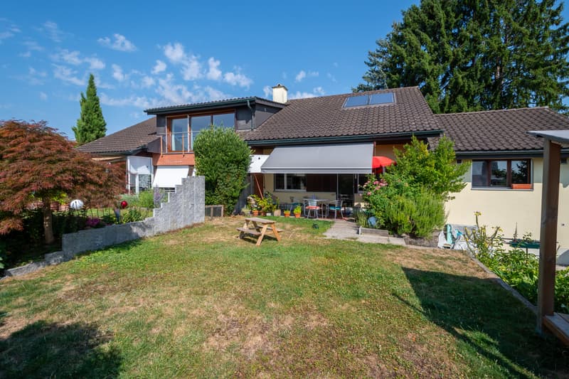 Gartensitzplatz der angebauten Einliegerwohnung