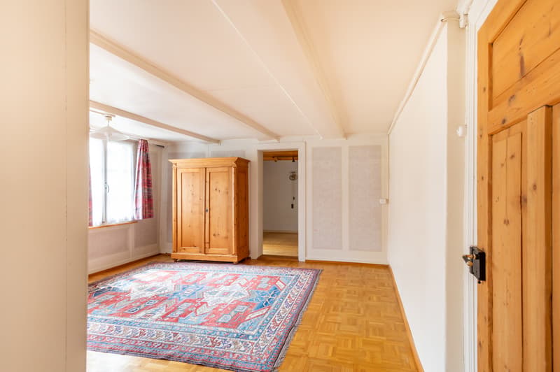 das mittlere Zimmer verbindet die angrenzenden Räume