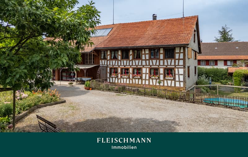 Stilvolles Fachwerkhaus mit Gewerbe und Pferdeinfrastruktur