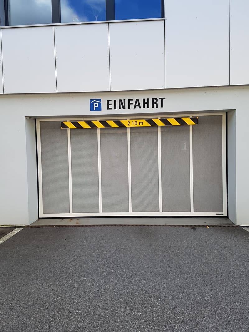 Parkplatz in Einstellhalle zu vermieten (1)