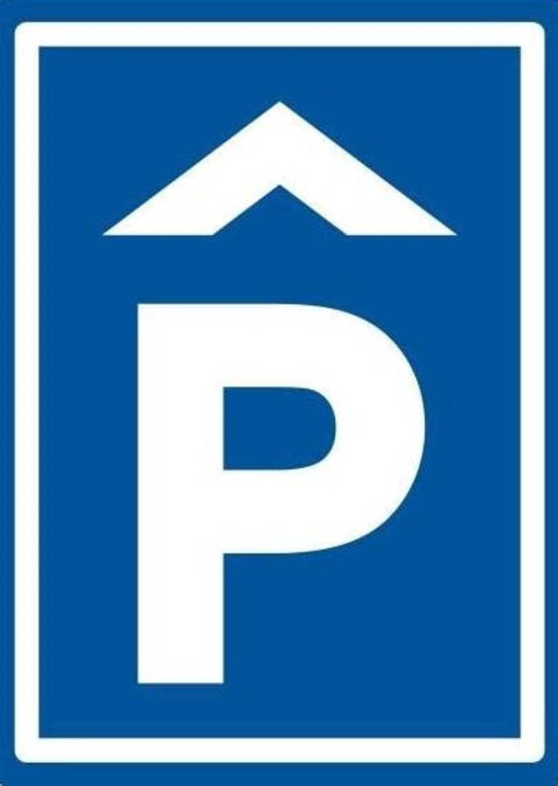 Place de parc dans parking souterrain pour petite voiture (1)