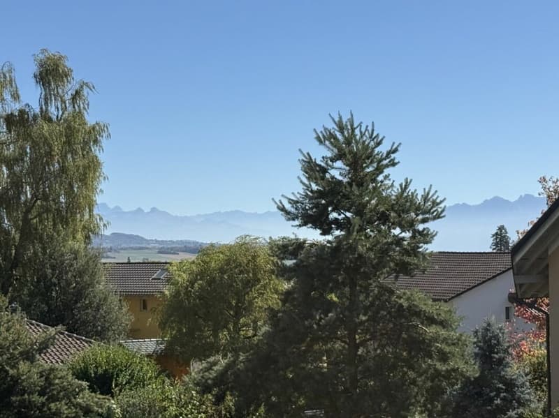 à 15 minutes de Morges, bel appartement avec très beau dégagement sur les alpes et le jura, 2 places de parc (1)