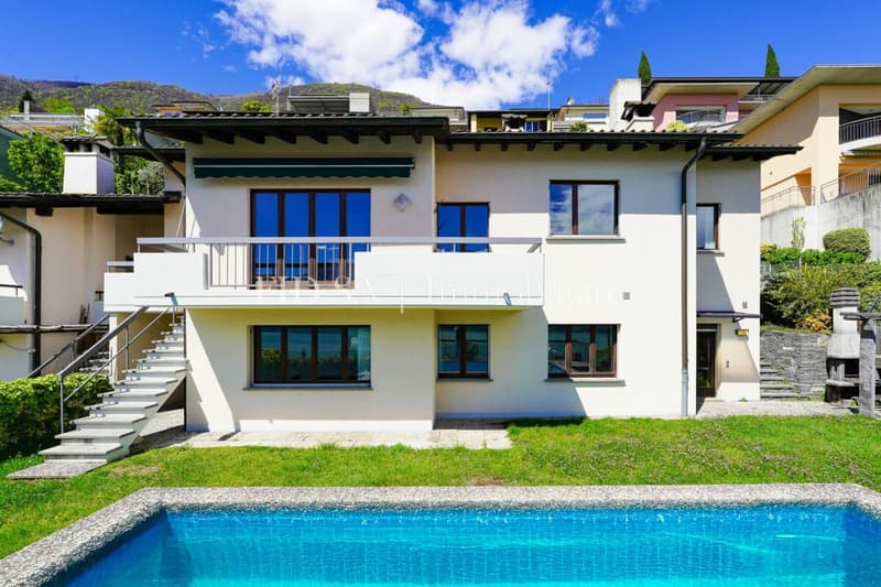 MINUSIO - Ampia casa bifamiliare con grande potenziale e splendida vista (2)