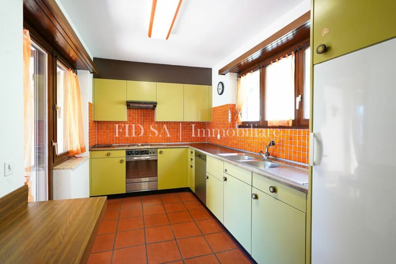 MINUSIO - Ampia casa bifamiliare con grande potenziale e splendida vista (7)