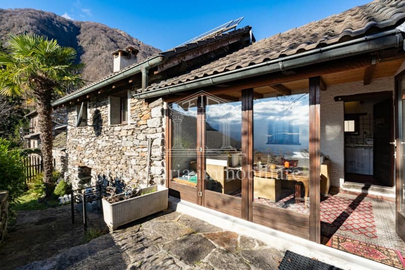 Brissago - Affascinante rustico di 3.5 locali in posizione soleggiata von vista lago da sogno (3)