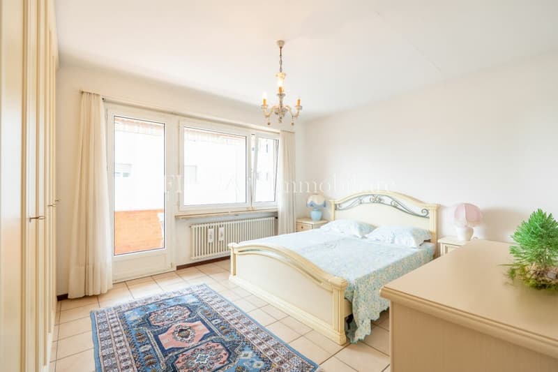 LOSONE - Grosszügige 3.5-Zimmer-Wohnung in ruhigem Wohnquartier (7)