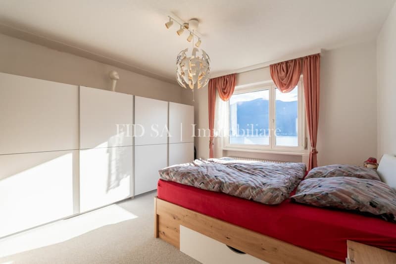 BRISSAGO - Ampio appartamento in posizione centrale e soleggiata con vista aperta sul lago (6)