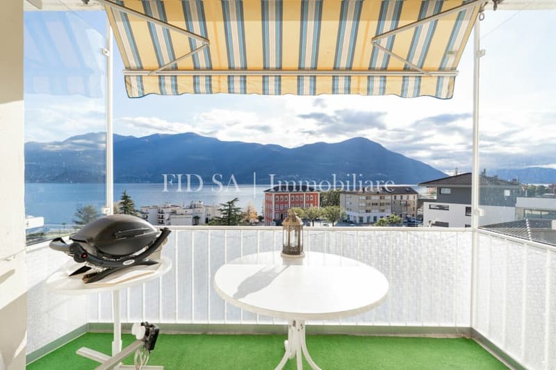 BRISSAGO - Ampio appartamento in posizione centrale e soleggiata con vista aperta sul lago (8)