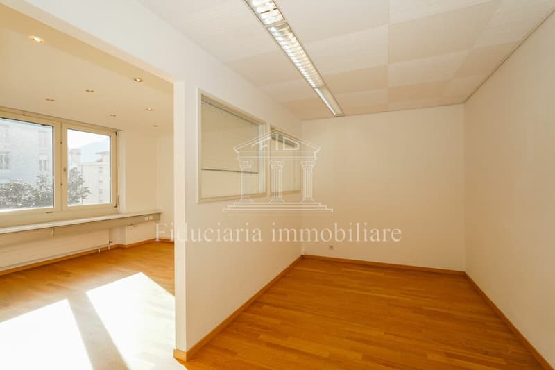 LOCARNO - Affittasi uffici in posizione centrale a Locarno (7)
