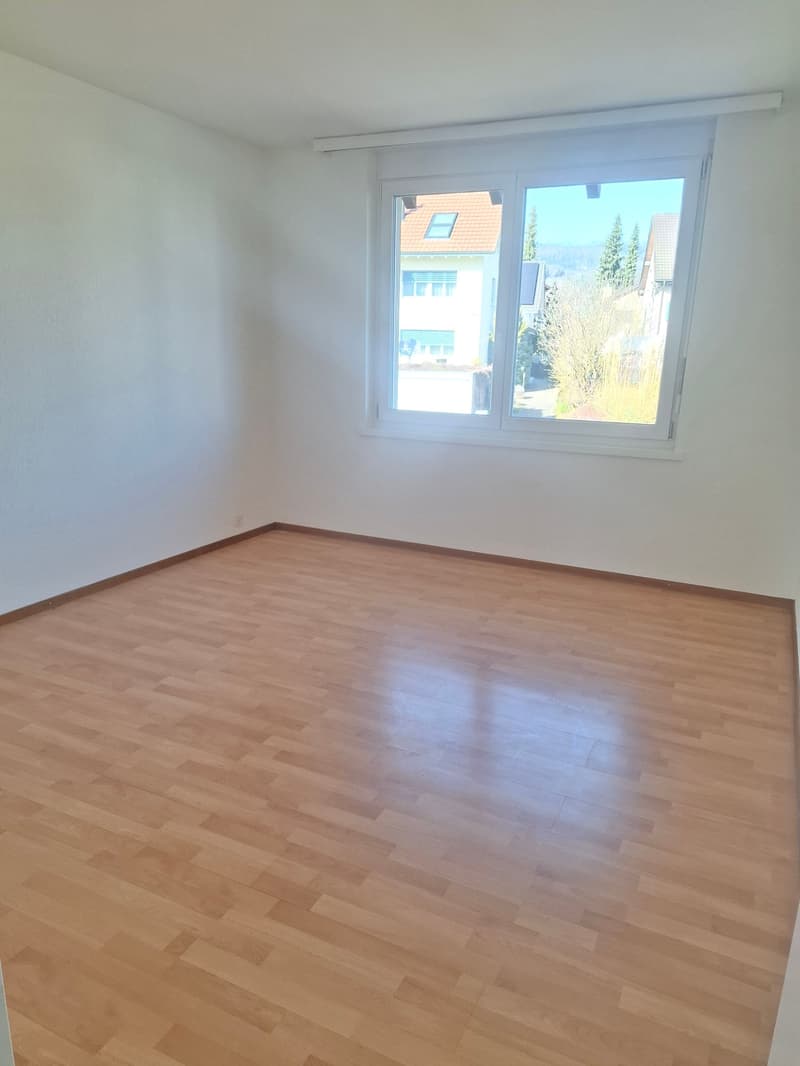 Appartamento di 4,5 locali con balcone in zona tranquilla (8)