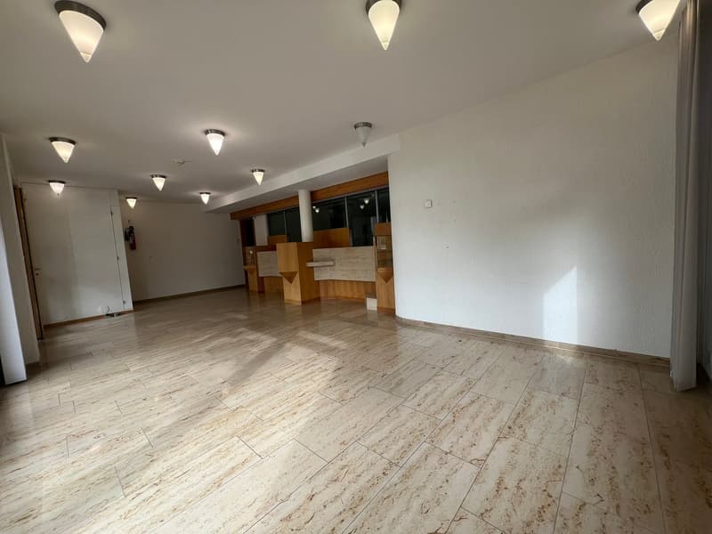 Spazio polivalente per servizi/commercio (2)