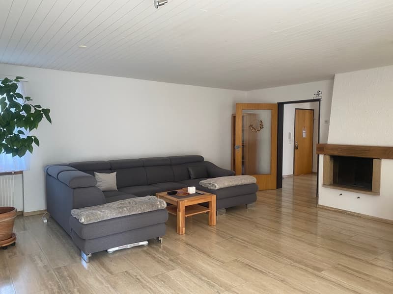 Geräumige 4-Zimmer-Wohnung (2)