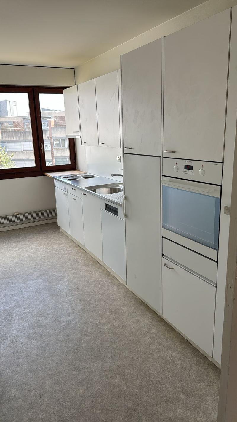 Appartamento luminoso, accogliente e ottimamente posizionato di 3,5 locali (St. Johann) (6)