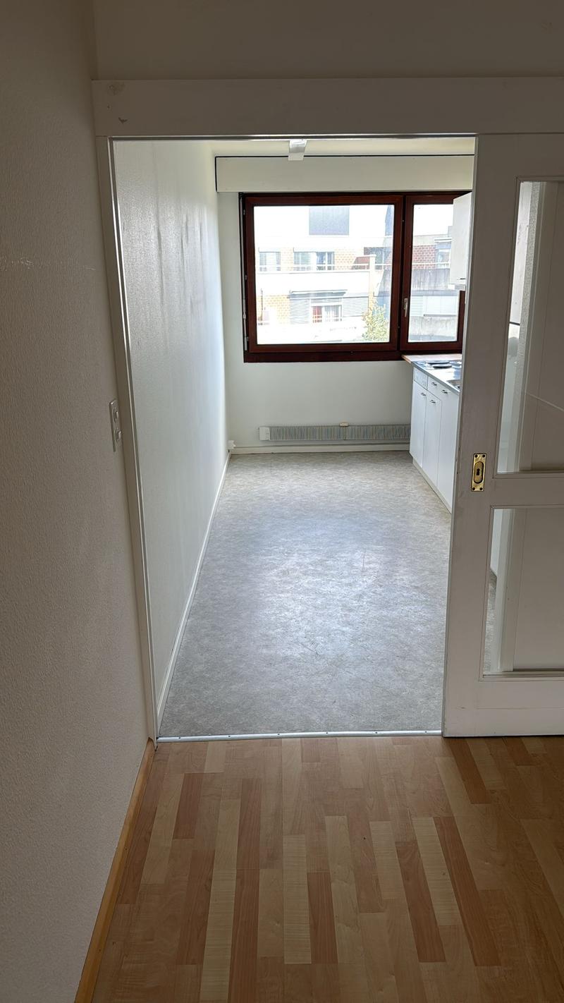 Appartamento luminoso, accogliente e ottimamente posizionato di 3,5 locali (St. Johann) (7)