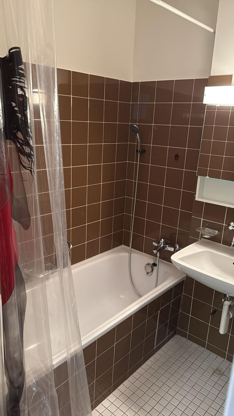 Appartement lumineux, accueillant et idéalement situé de 2 pièces (St. Johann) (8)