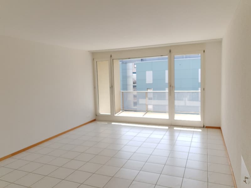 Bright 3.5-room apartment with 2 balconies (5)