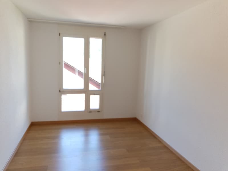 Bright 3.5-room apartment with 2 balconies (7)