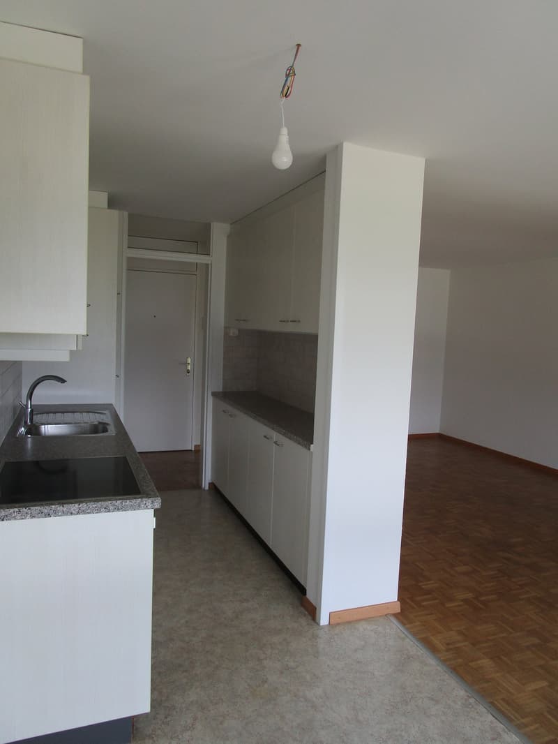 Près de la ville et du lac - appartement de 3 pièces ensoleillé avec balcon couvert (5)