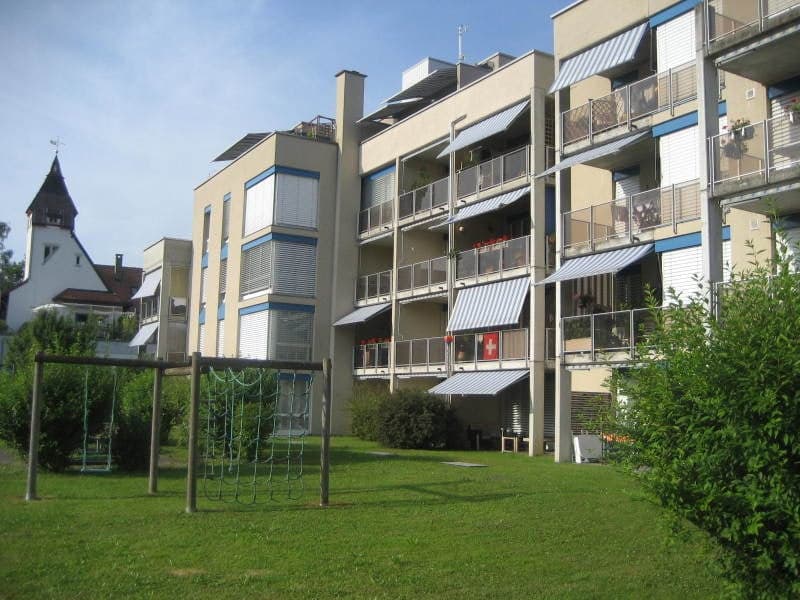 Ortszentrum - schöne 4.5 Zimmerwohnung mit Sitzplatz (1)