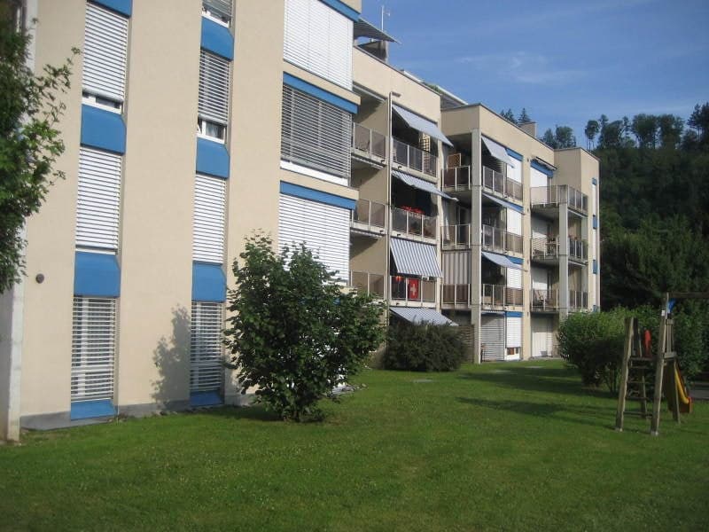 Ortszentrum - schöne 4.5 Zimmerwohnung mit Sitzplatz (2)