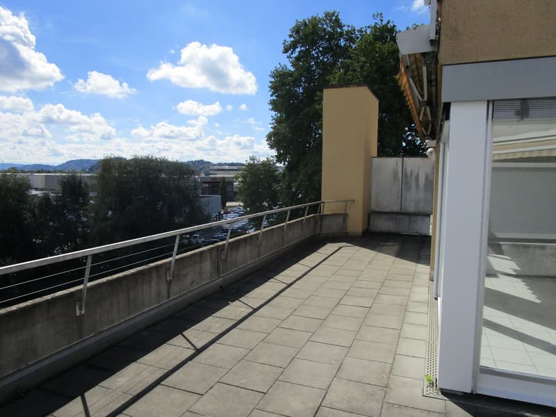 3.5-Zimmer-Attikawohnung mit neuer Küche (1)