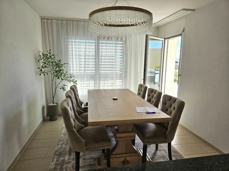 Exklusive 3.5 Zimmer Attika-Wohnung im Eigentumsstandard mit 2 Terrassen (4)