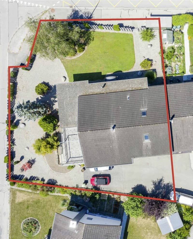 8.5-Zimmer-Zweifamilienhaus mit viel Potenzial (10)