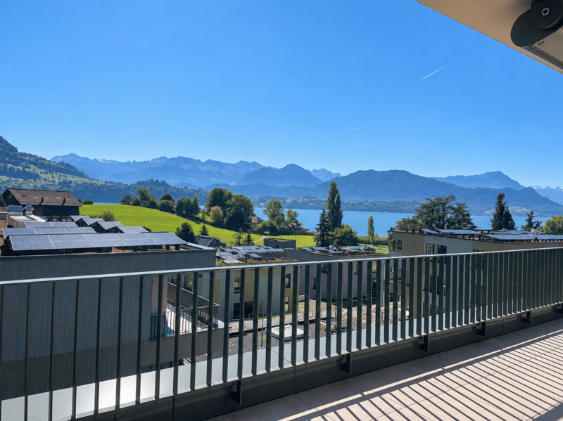 Panoramablick auf den Vierwaldstättersee und die Bergwelt