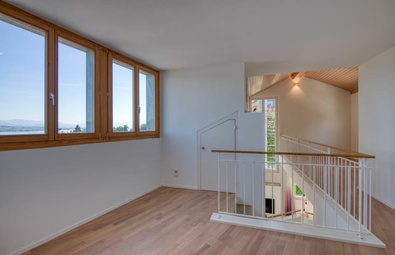 6.5-Zimmer-Haus mit Weitblick über den Zürichsee (11)