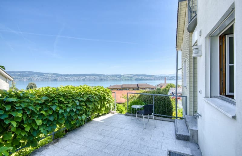 6.5-Zimmer-Haus mit Weitblick über den Zürichsee (2)