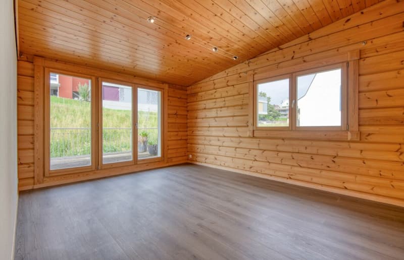 2-Zimmer-Wohnung mit Terrasse über die ganze Wohnungslänge Viel Holz, viel Licht und eine Terrasse, die alles verbindet (3)