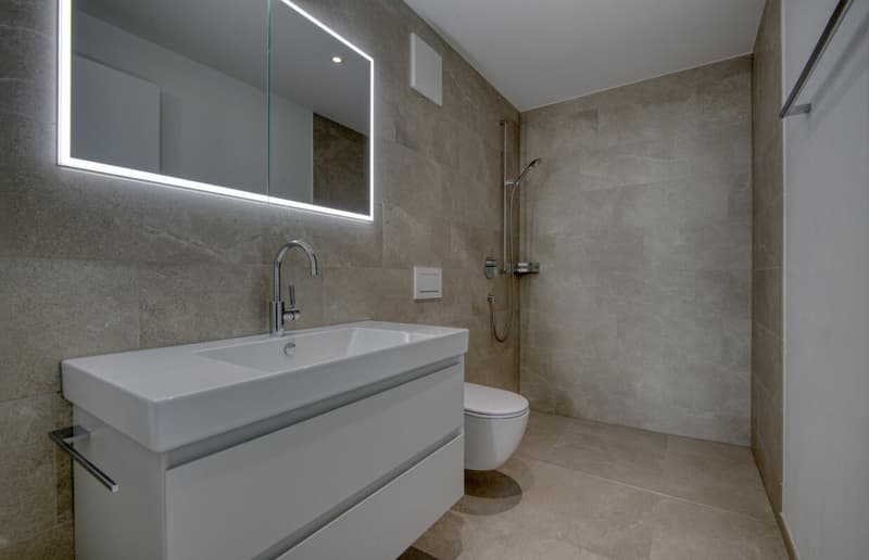 Appartement moderne 3.5 pièces avec loggia en centre-ville (9)