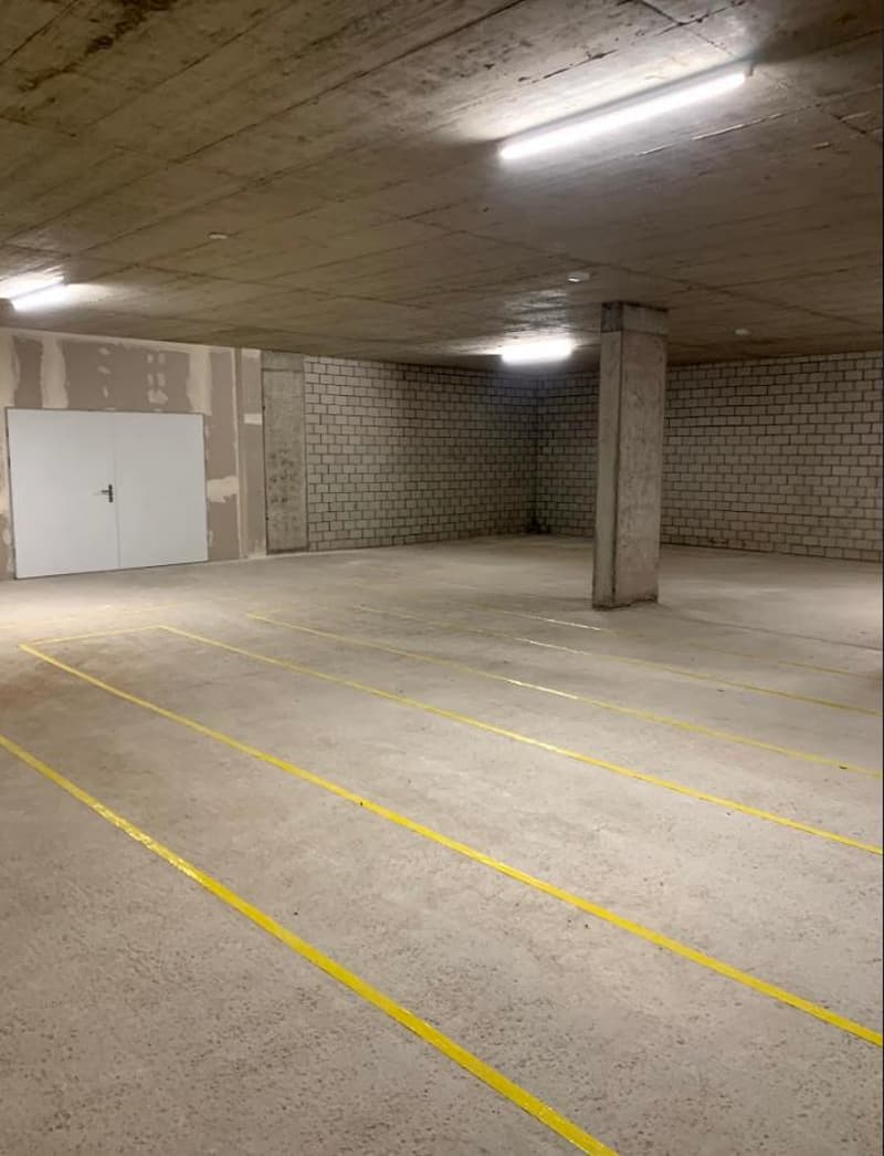 Spacious commercial space in a central location in Niederhasli (6)