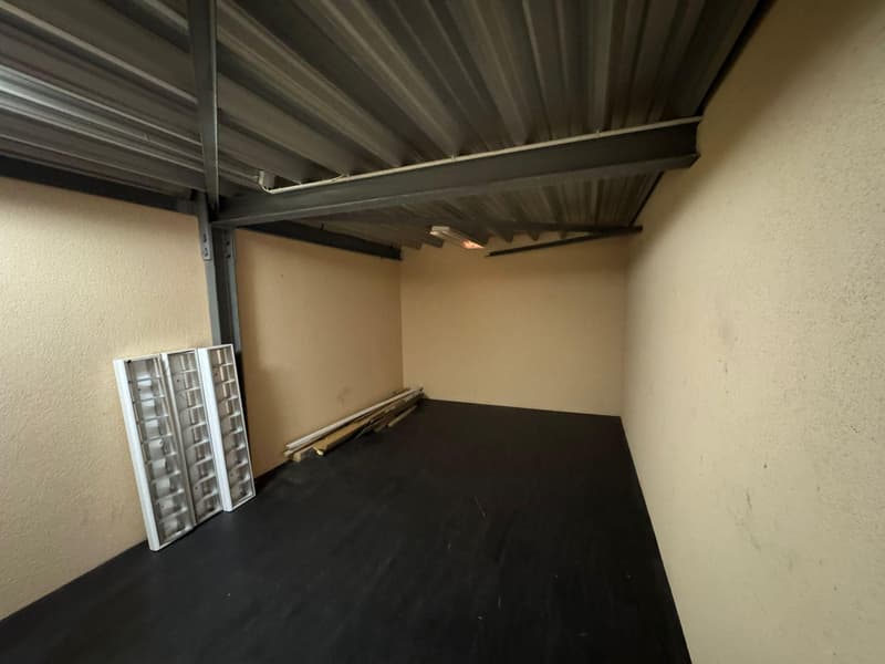 Spazio commerciale attraente in affitto (3)