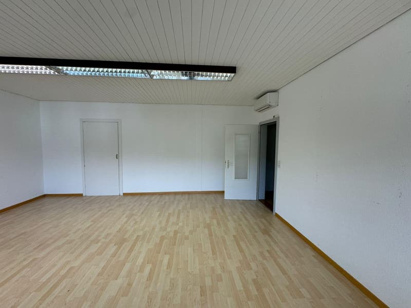 Commercial space for rent in Lachen (3)